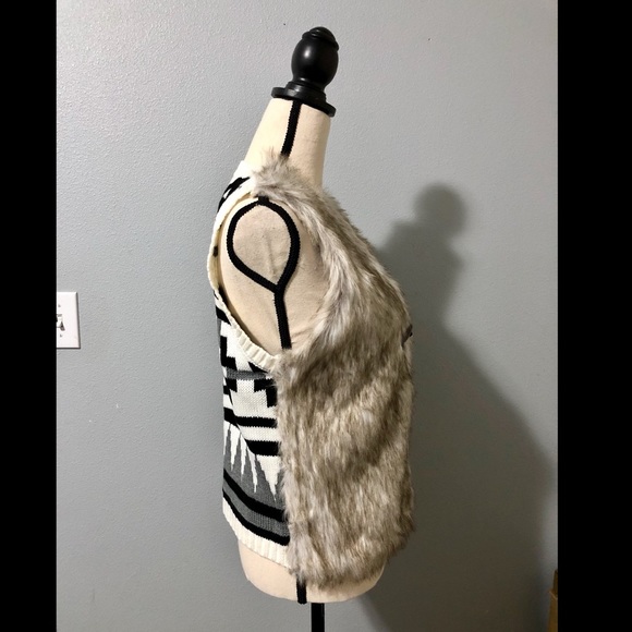 NWT Fur Front Jacquard Back Vest - Picture 3 of 5